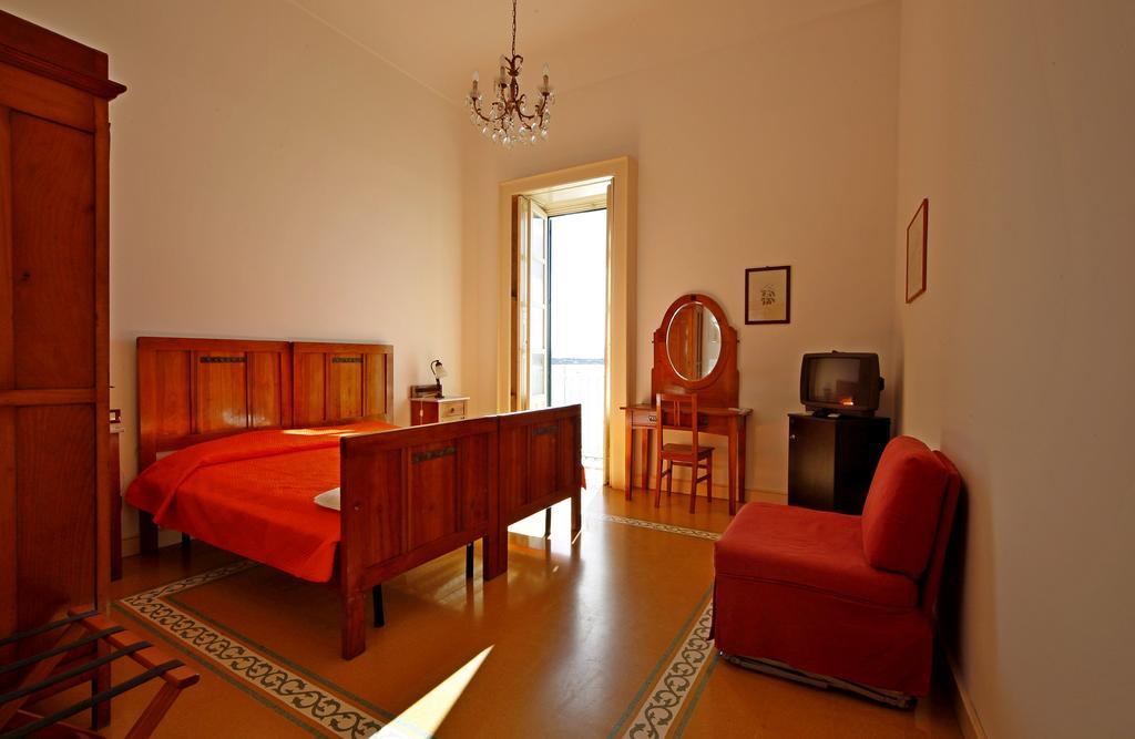 Ortigia Camere Con Vista Da Giulio B&B 锡拉库扎 外观 照片