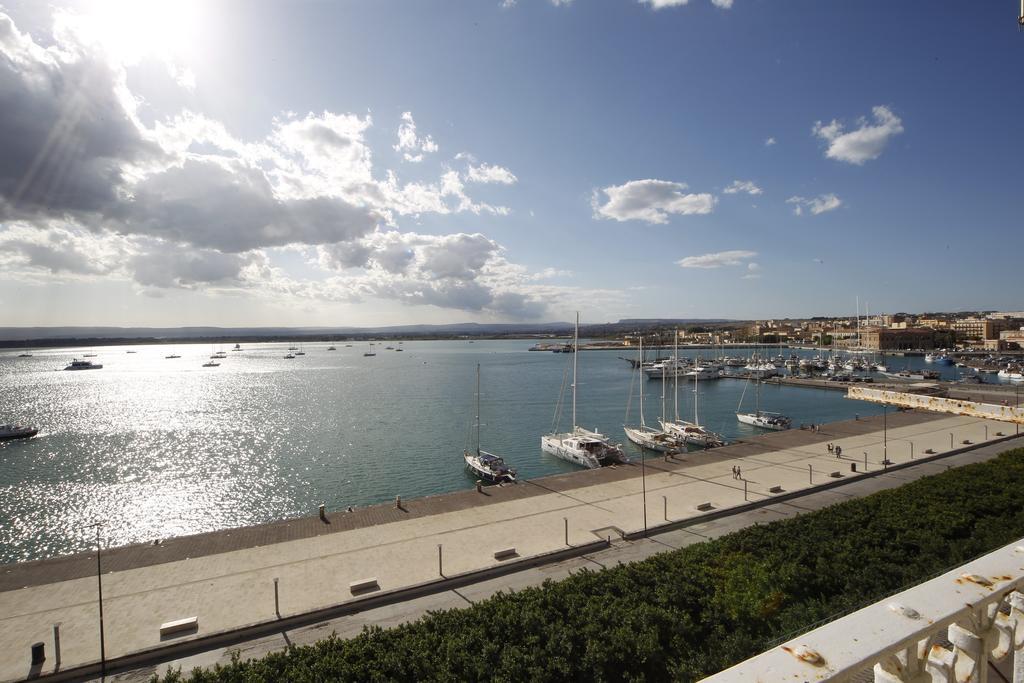 Ortigia Camere Con Vista Da Giulio B&B 锡拉库扎 外观 照片