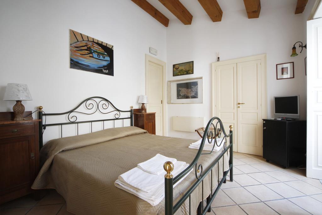 Ortigia Camere Con Vista Da Giulio B&B 锡拉库扎 外观 照片