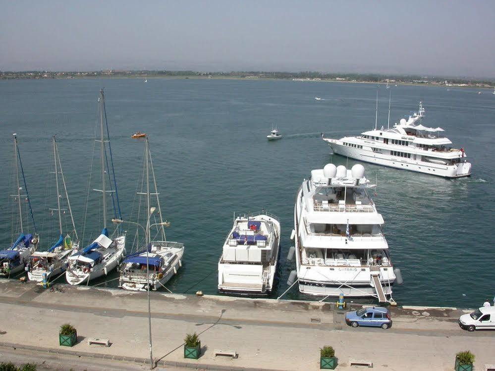Ortigia Camere Con Vista Da Giulio B&B 锡拉库扎 外观 照片