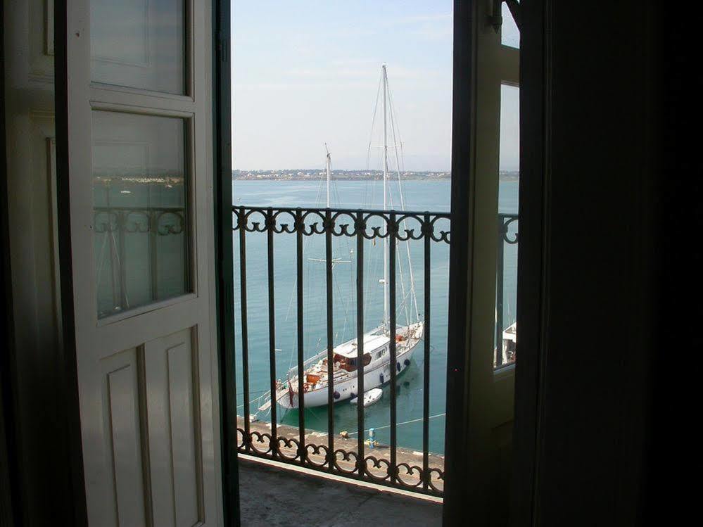 Ortigia Camere Con Vista Da Giulio B&B 锡拉库扎 外观 照片